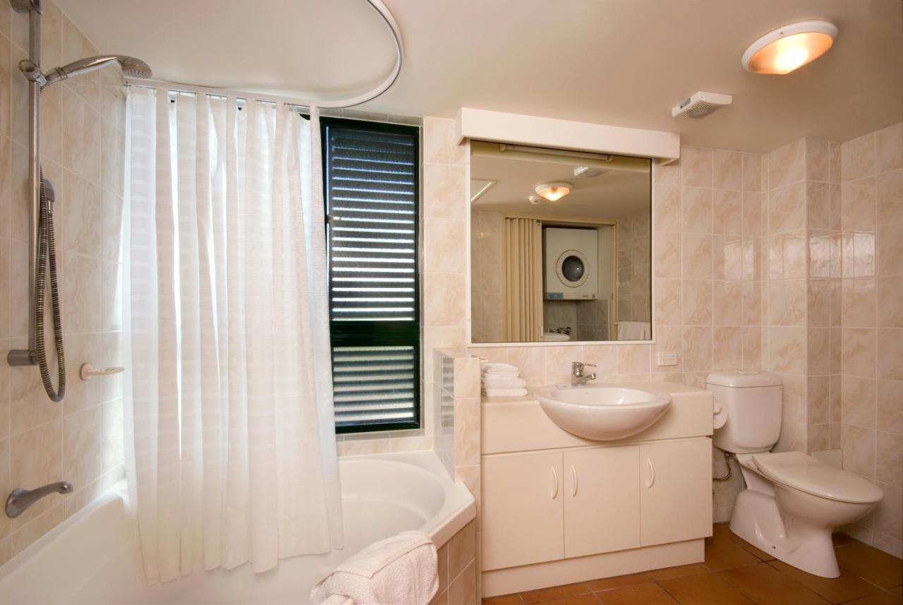Tropic Towers Apartments Кэрнс Экстерьер фото