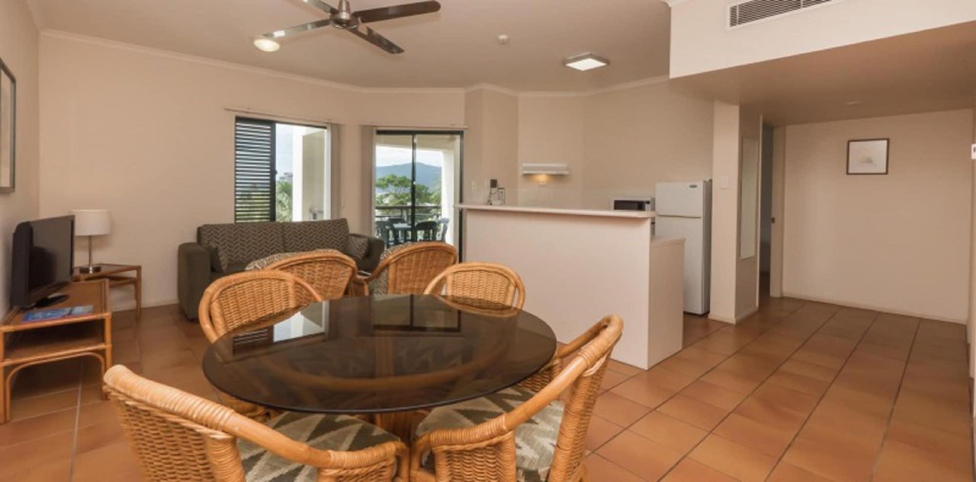 Tropic Towers Apartments Кэрнс Экстерьер фото