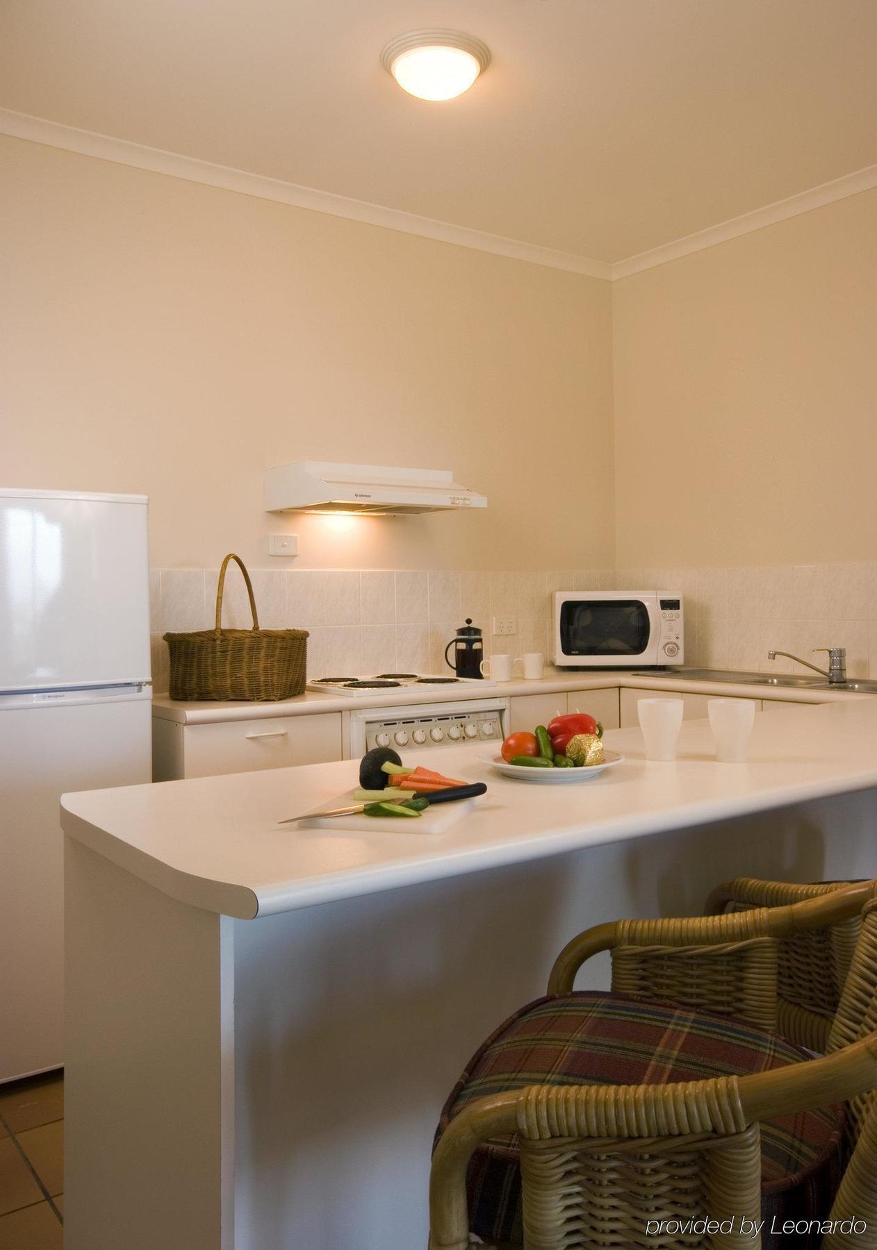 Tropic Towers Apartments Кэрнс Экстерьер фото
