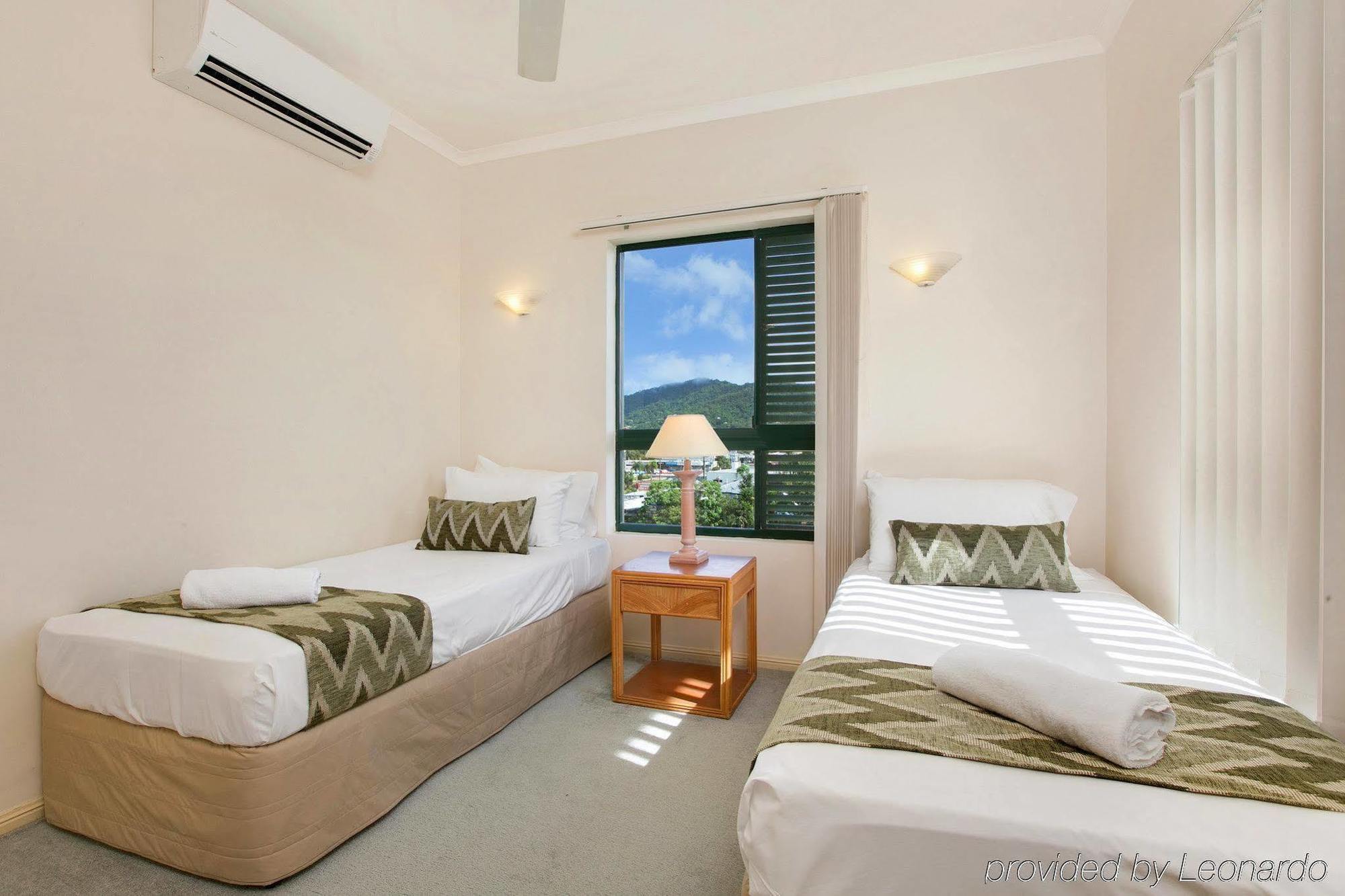 Tropic Towers Apartments Кэрнс Экстерьер фото