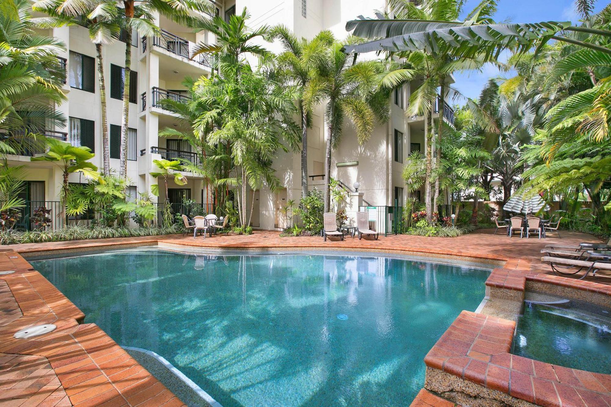 Tropic Towers Apartments Кэрнс Экстерьер фото